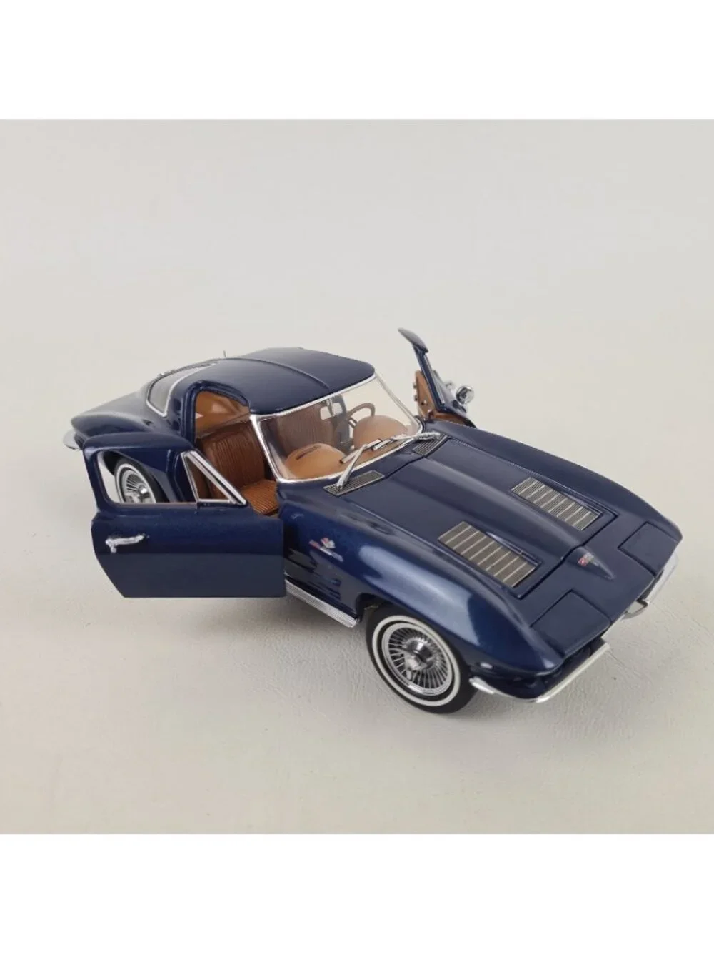 Franklin Mint 1963 Corvette Sting Ray Z06 Fiberglass 1:24 Die Cast B11ZU53